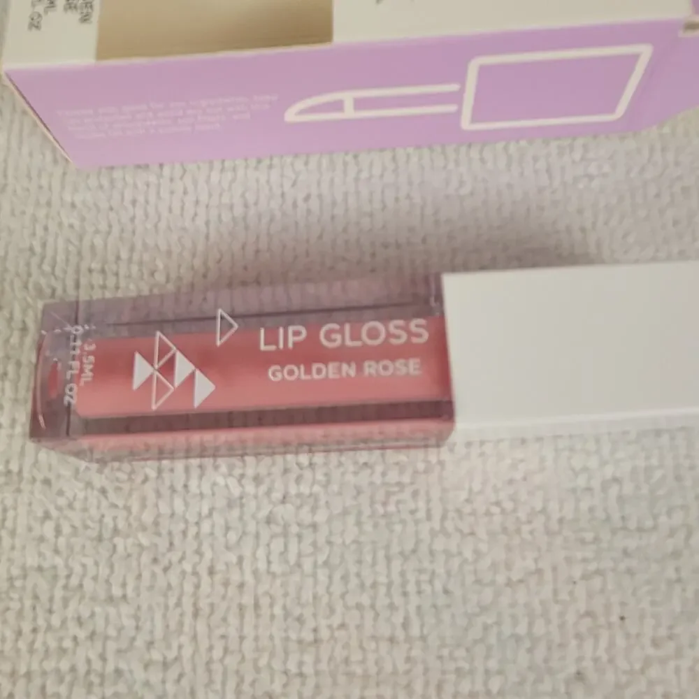 New Ofra lip gloss in Golden Rose